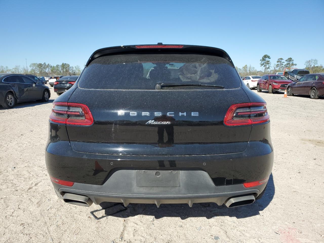 2017 Porsche Macan VIN: WP1AA2A59HLB80885 Lot: 50006535