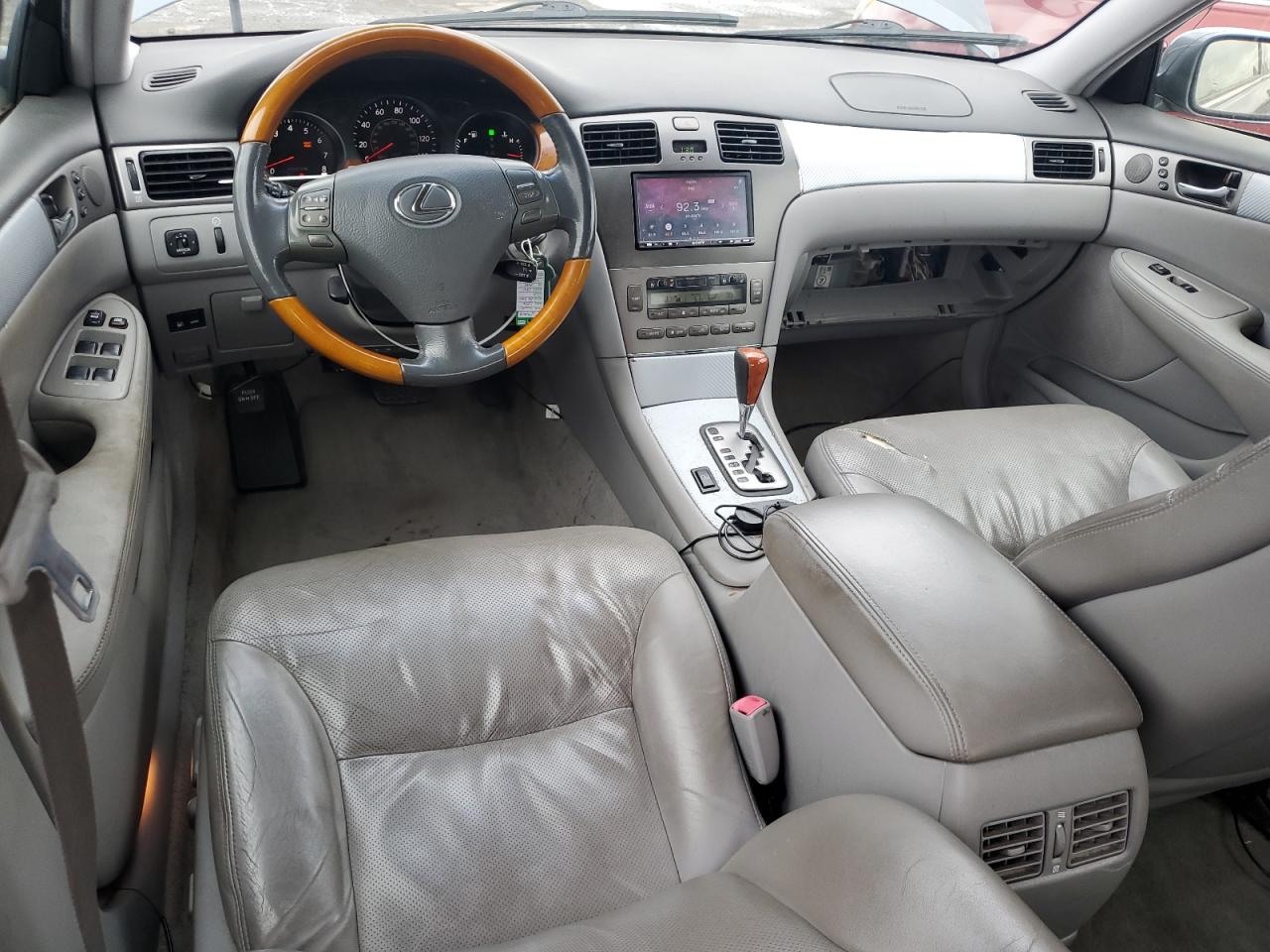 2005 Lexus ES - Image 8