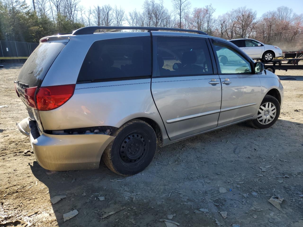 2006 Toyota Sienna - Image 3