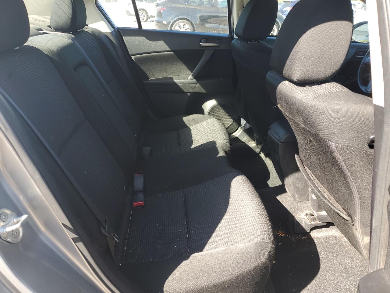2012 Mazda 3 - Image 10