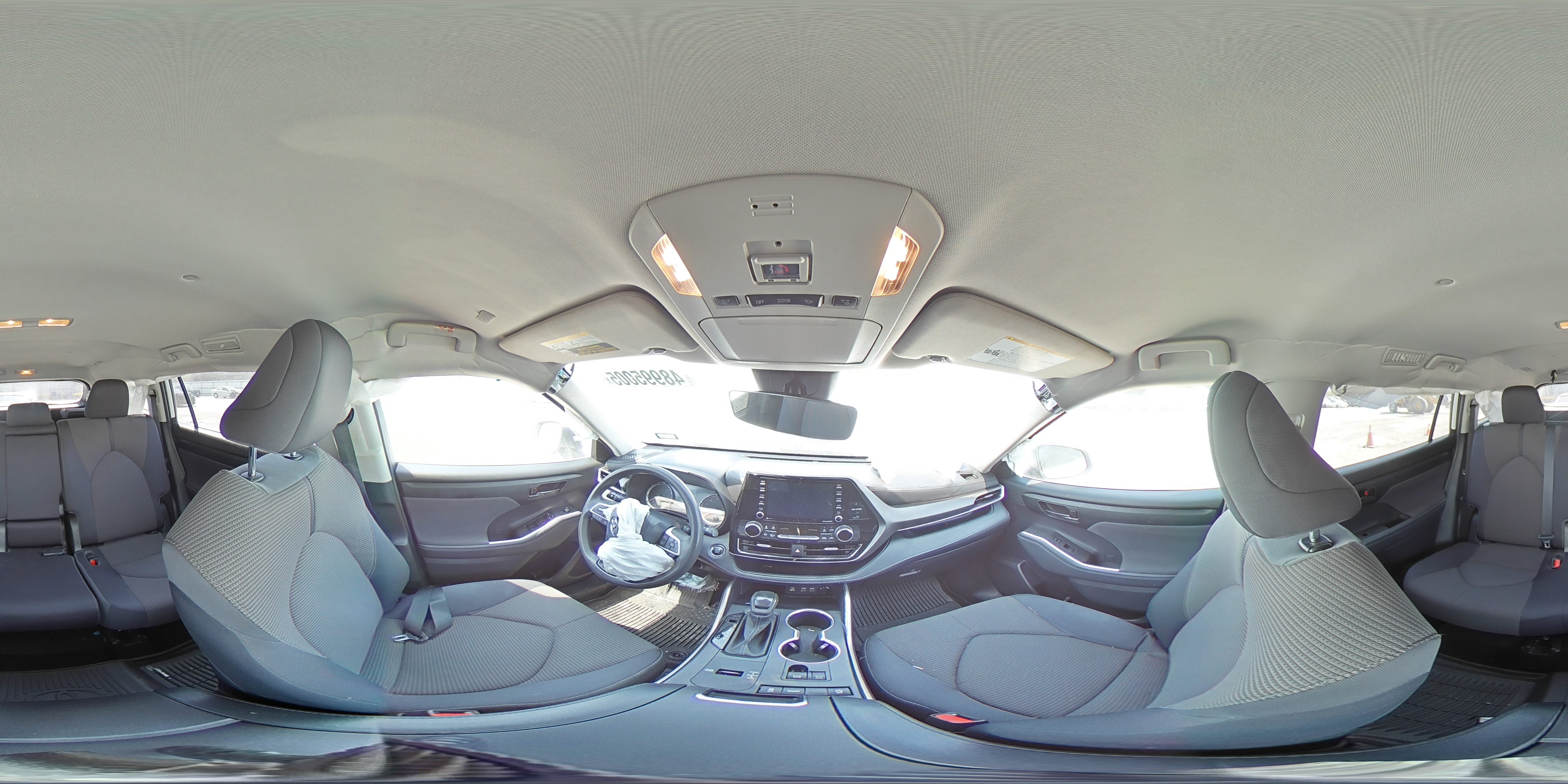2022 Toyota Highlander - Image 14