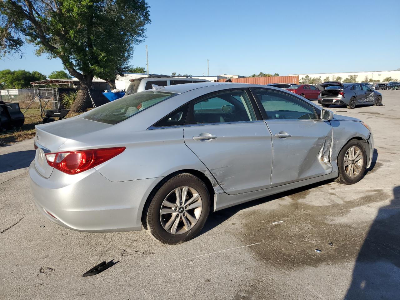 2013 Hyundai Sonata - Image 3