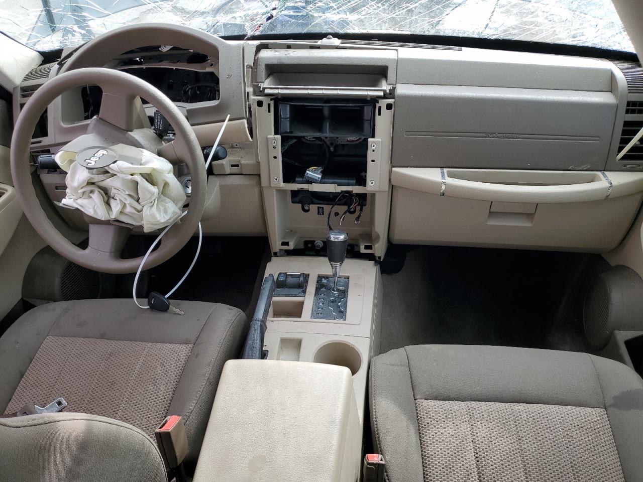 2010 Jeep Liberty (North America) - Image 8