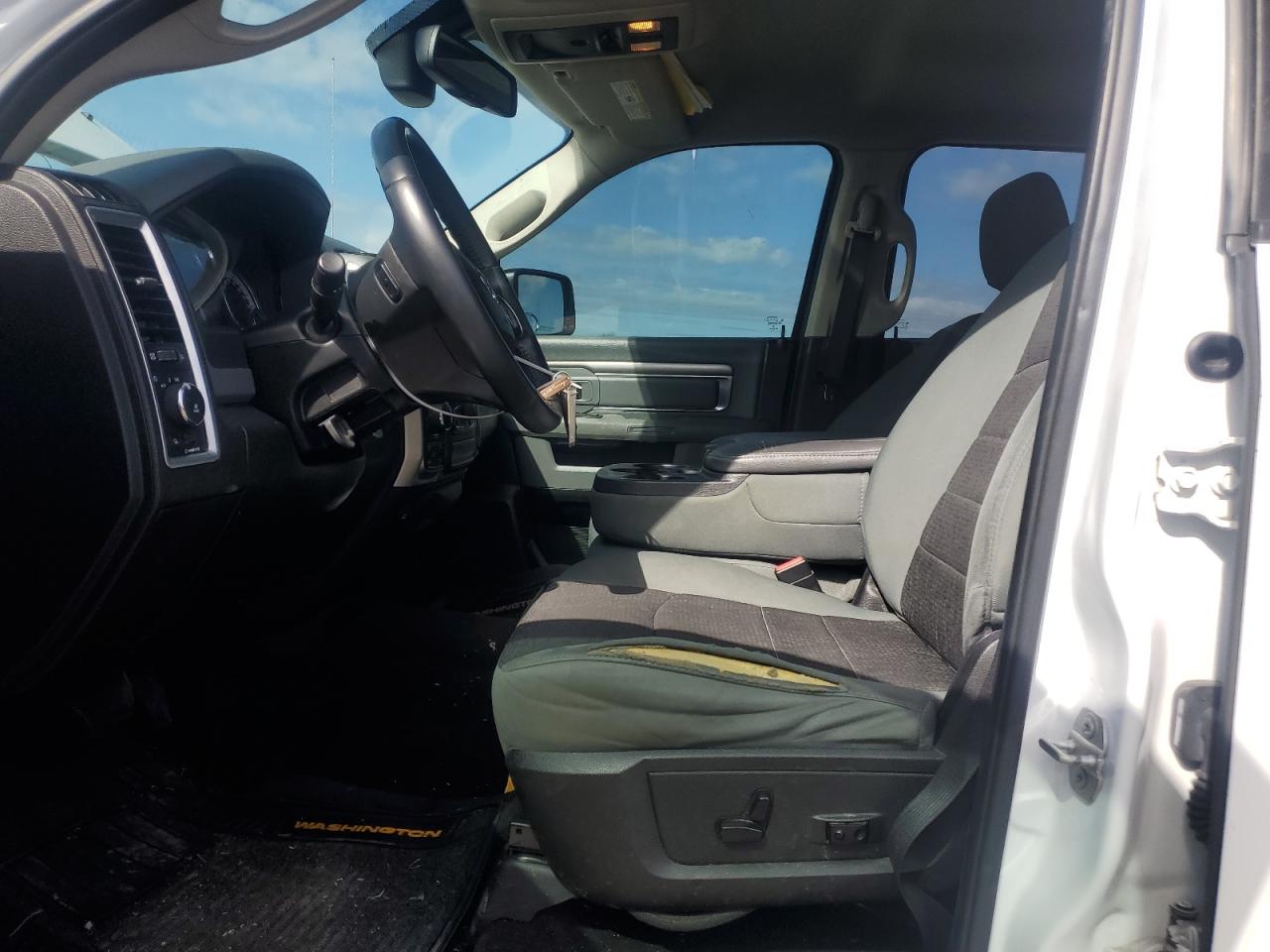 2015 RAM 1500 - Image 7