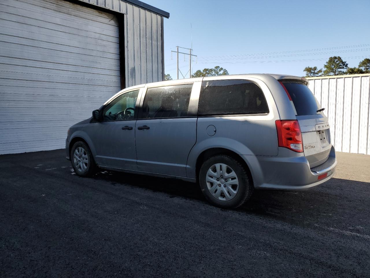 2019 Dodge Caravan - Image 2