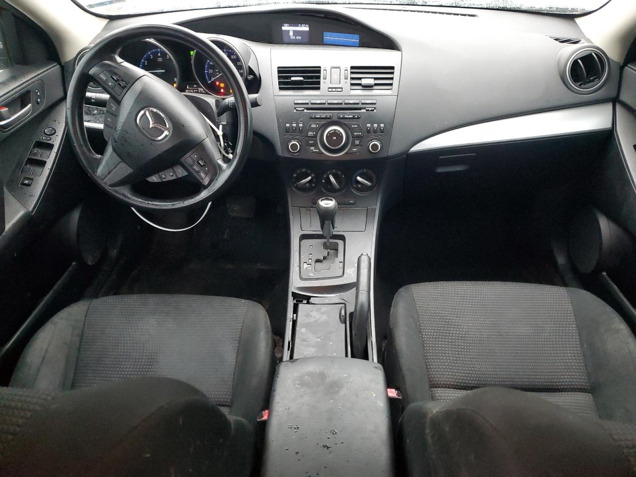 2013 Mazda 3 - Image 8