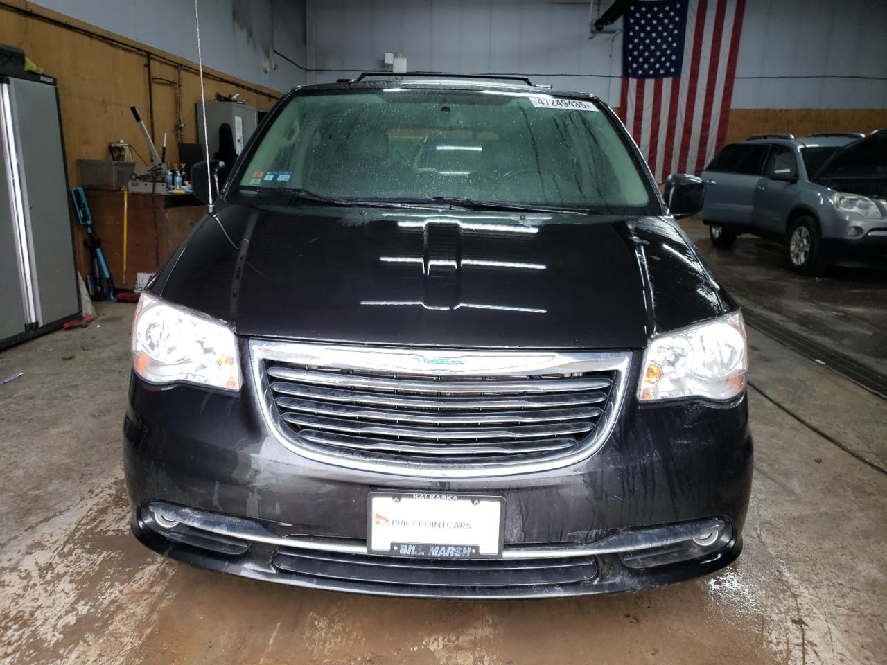 2016 Chrysler Town & Country - Image 5