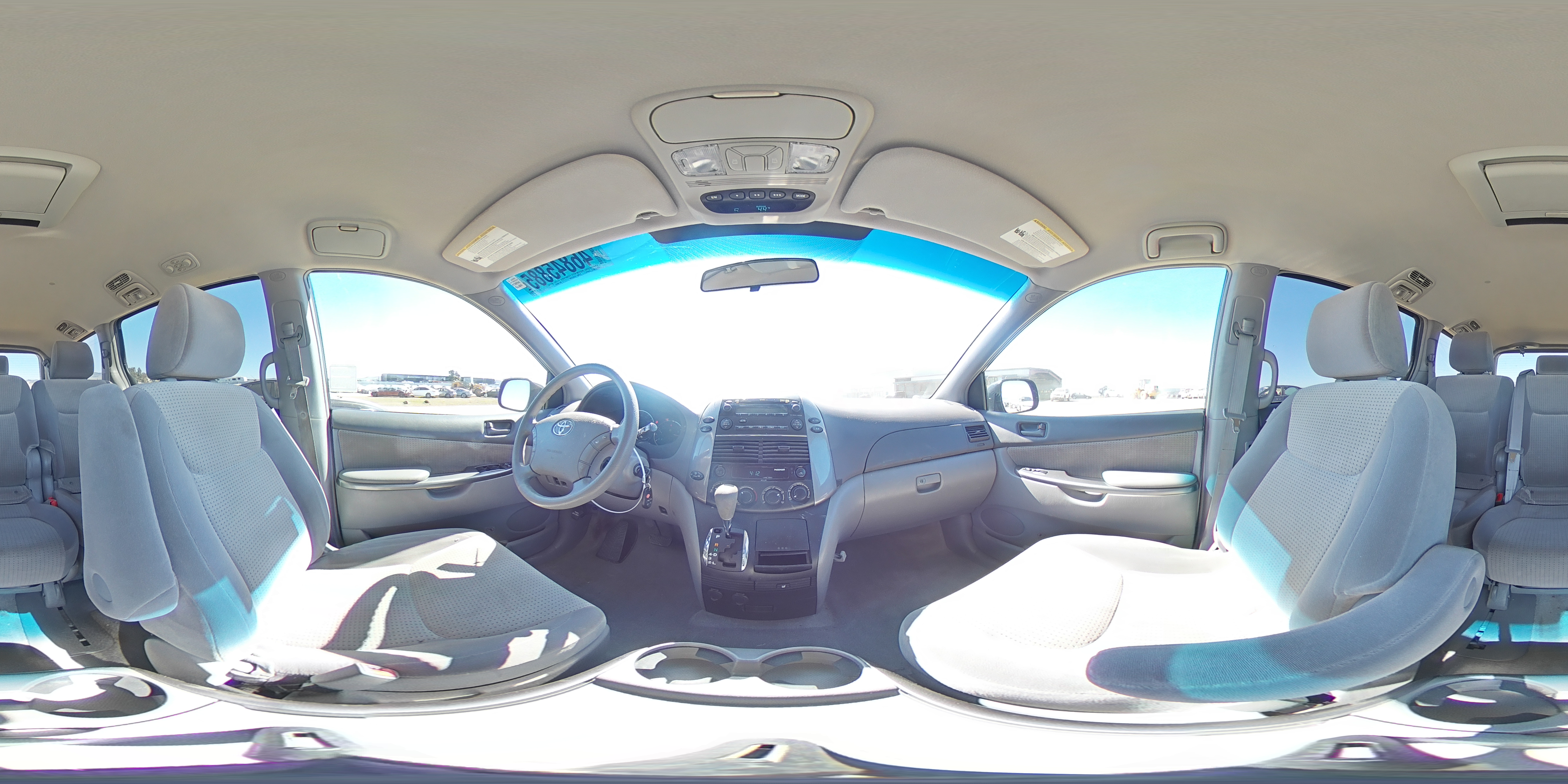 2010 Toyota Sienna - Image 14