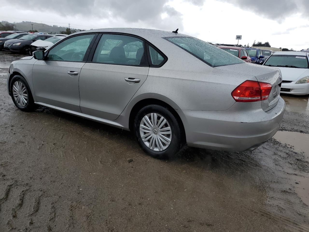 2014 Volkswagen Passat - Image 2