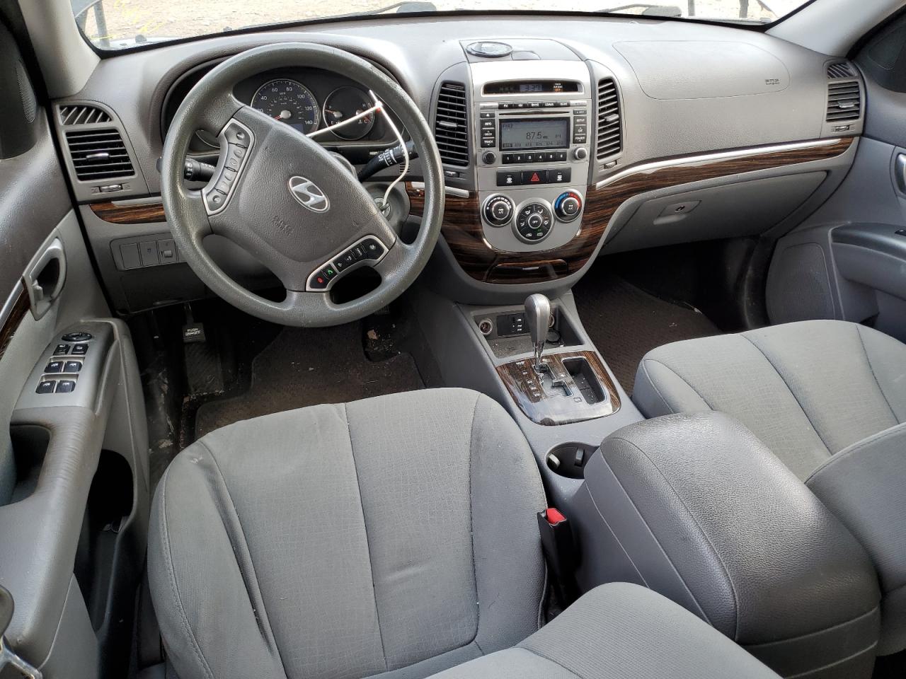 2010 Hyundai Santa Fe - Image 8