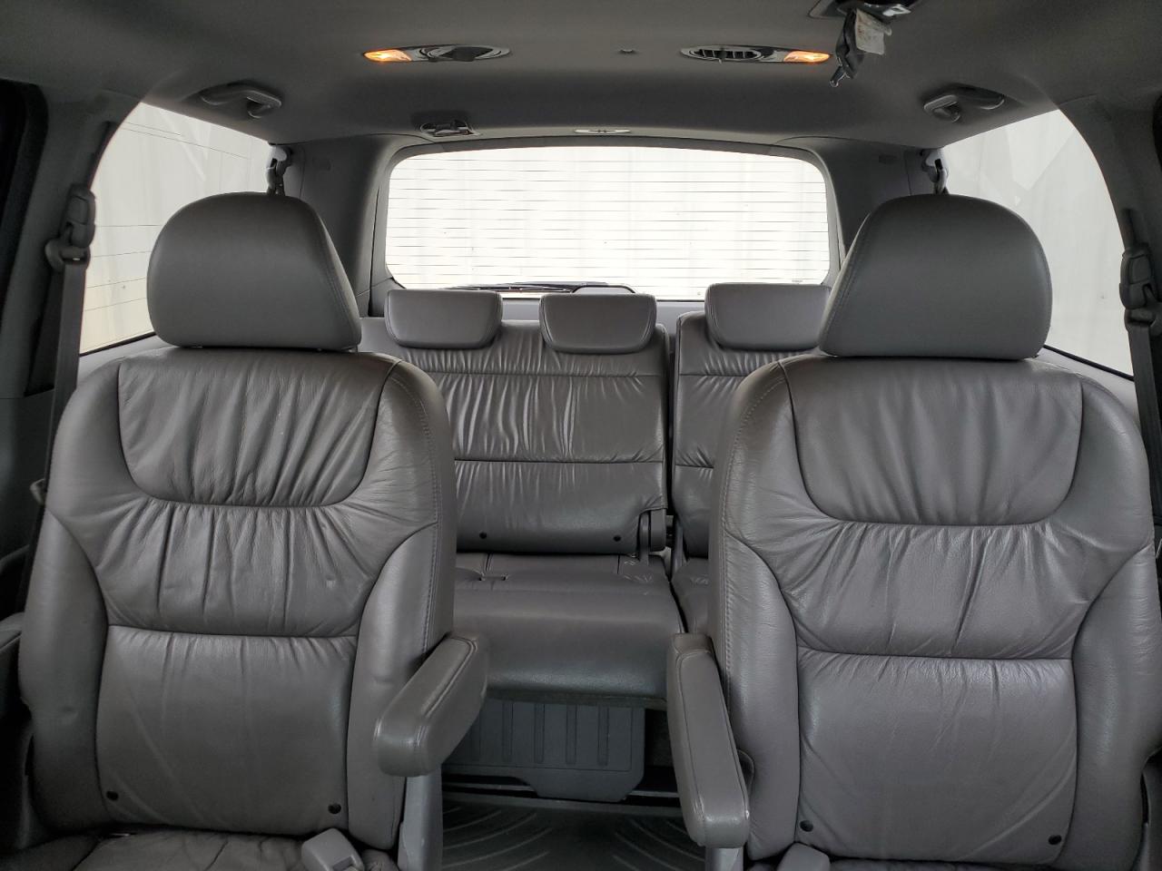 2008 Honda Odyssey - Image 10