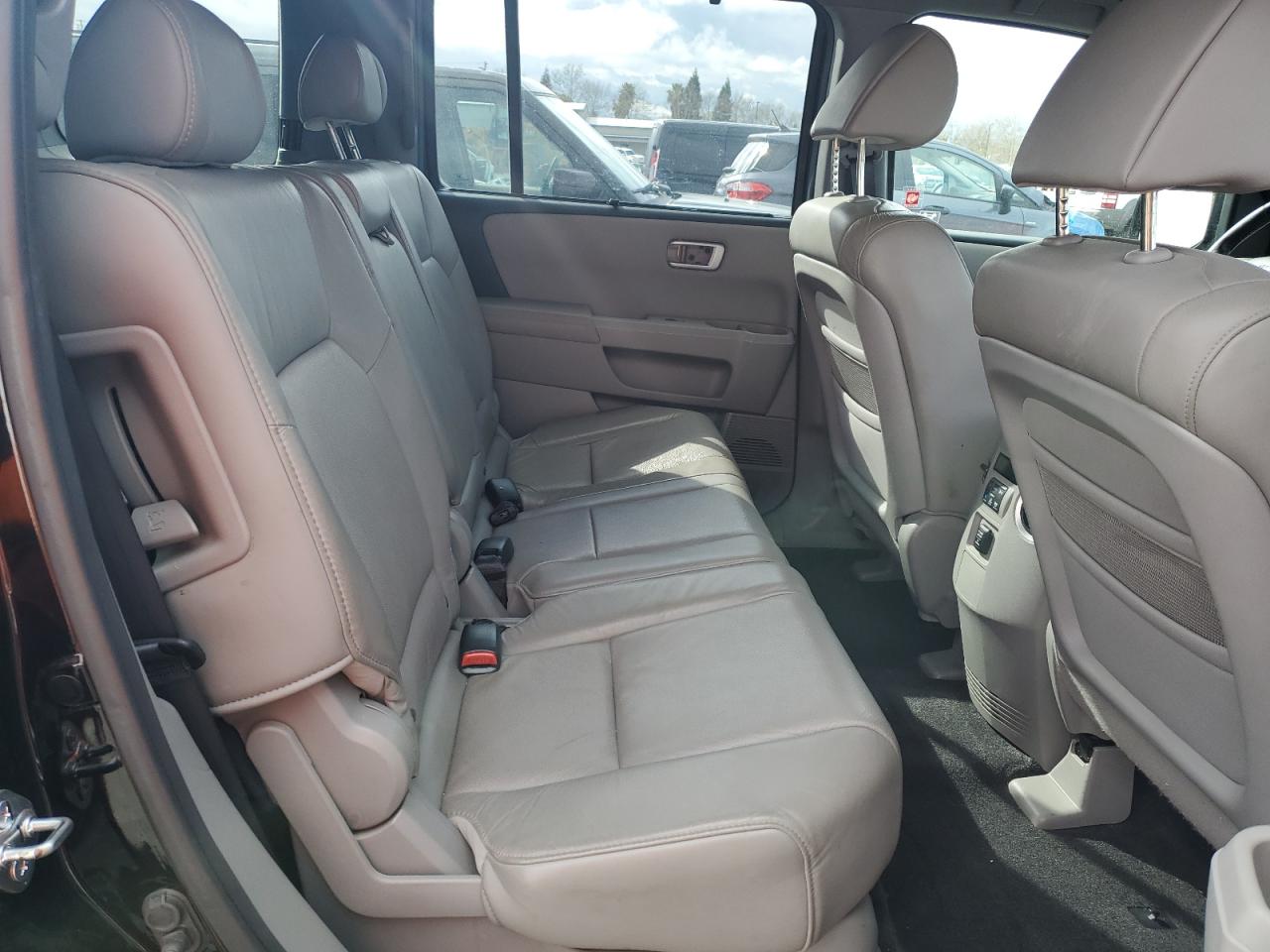 2010 Honda Pilot - Image 11