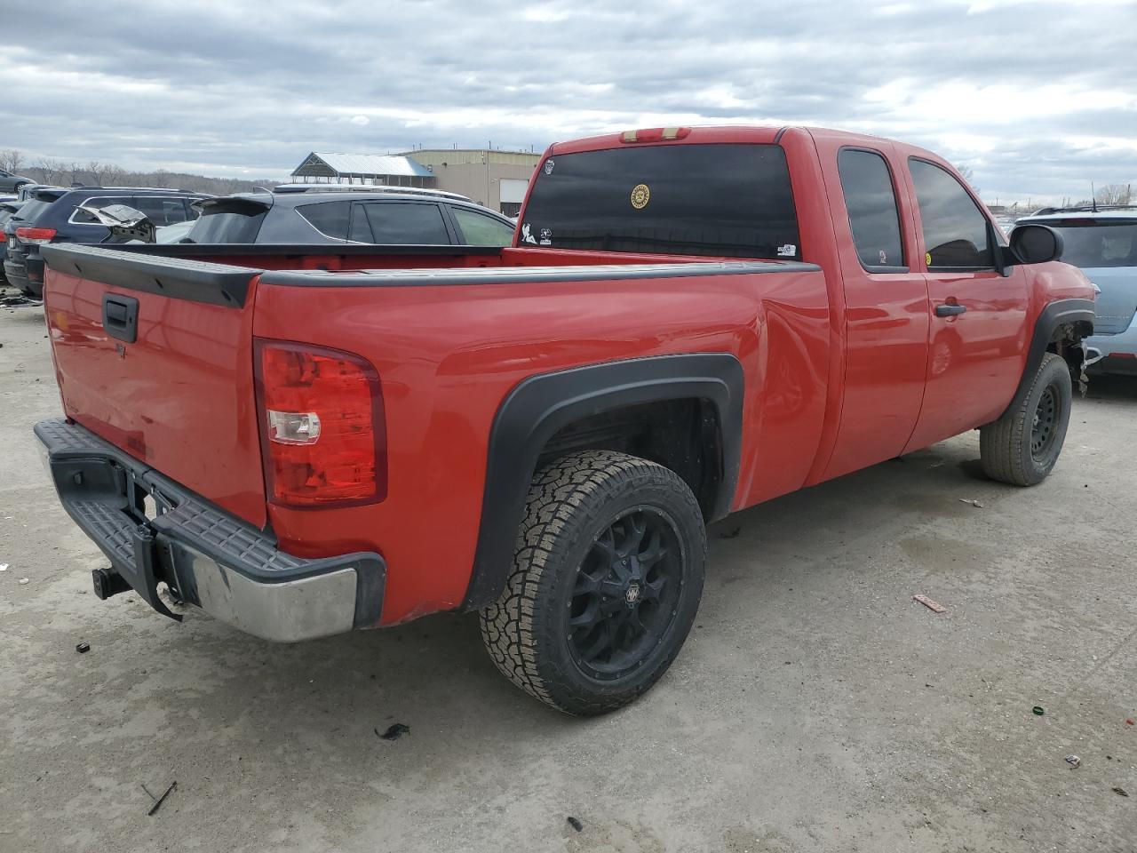 2011 Chevrolet Silverado - Image 3