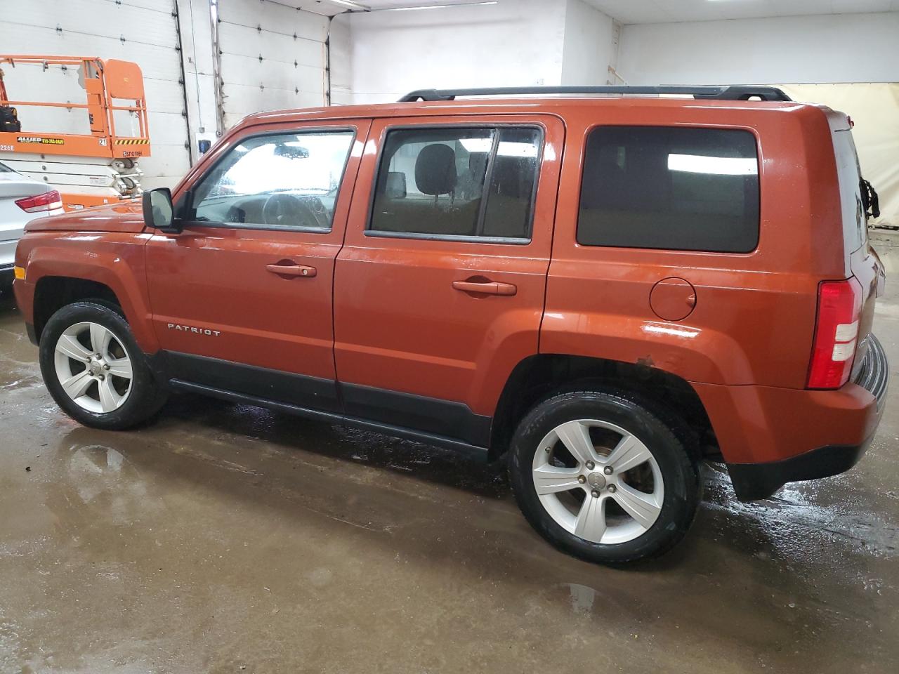 2012 Jeep Liberty (Patriot) - Image 2