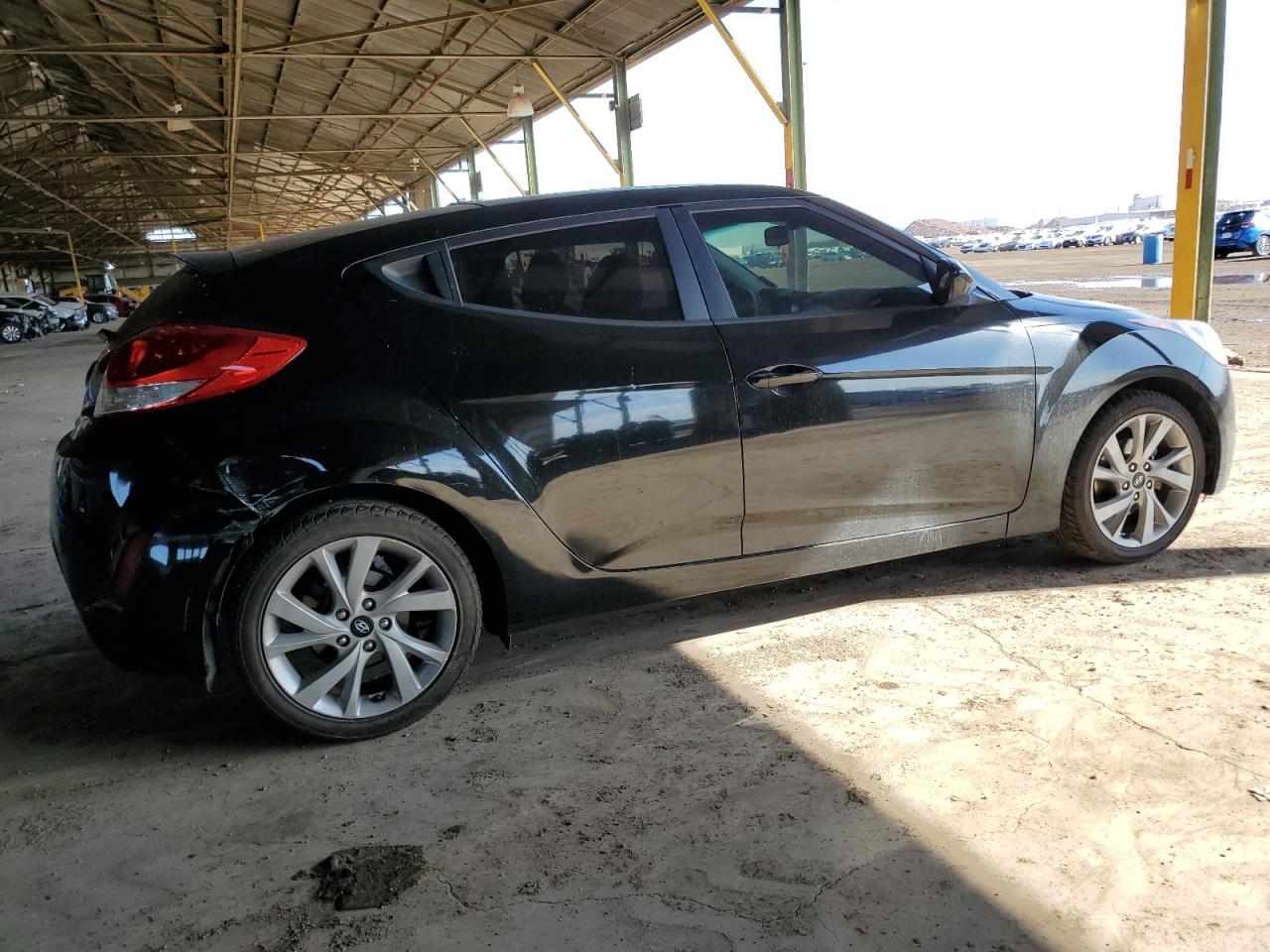 2016 Hyundai Veloster - Image 3