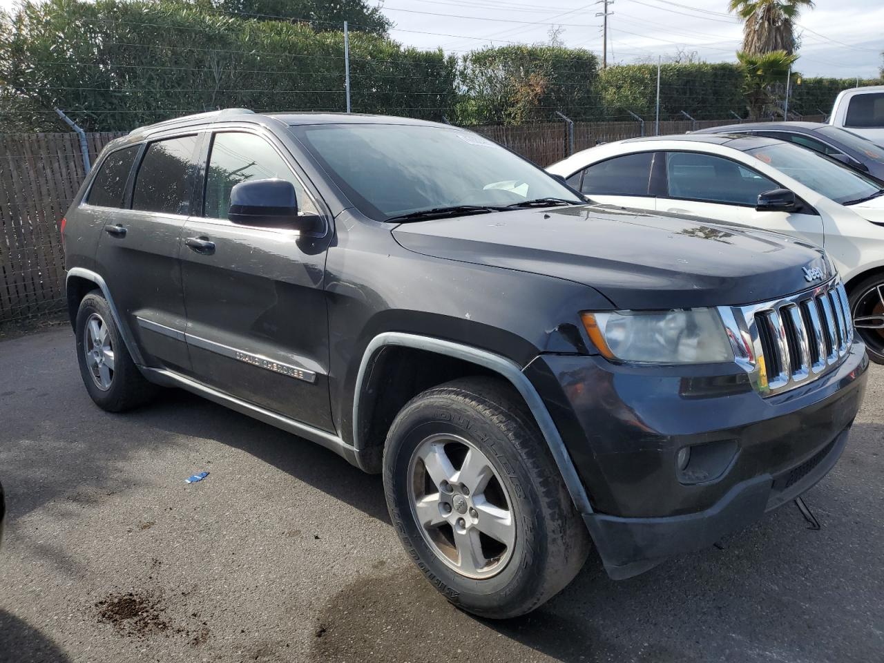 2011 Jeep Grand Cherokee - Image 4