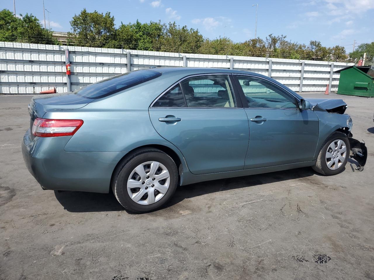 2010 Toyota Camry - Image 3