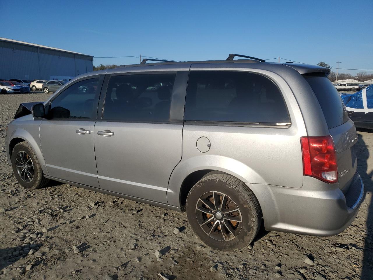 2018 Dodge Caravan - Image 2