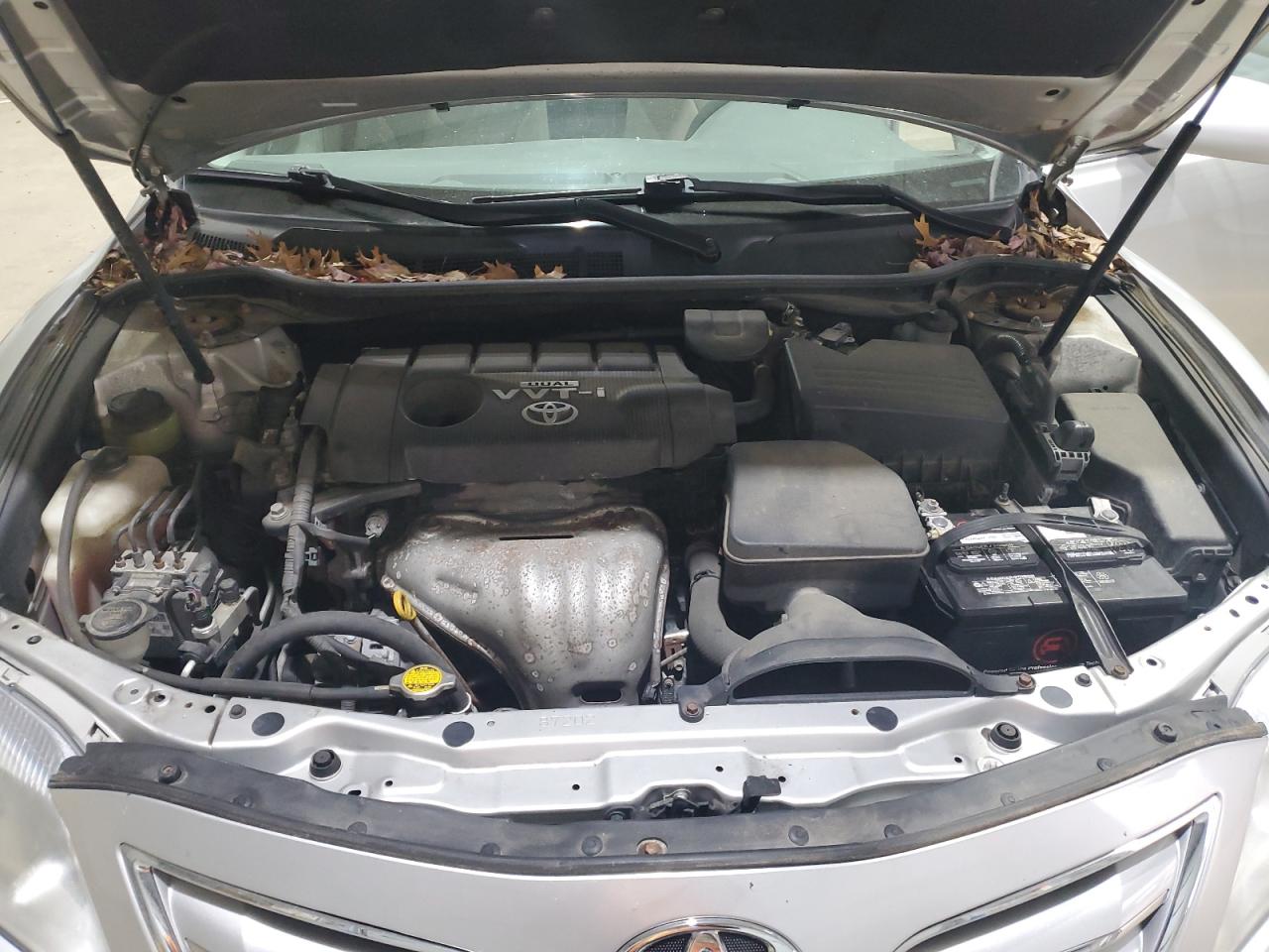 2010 Toyota Camry - Image 12