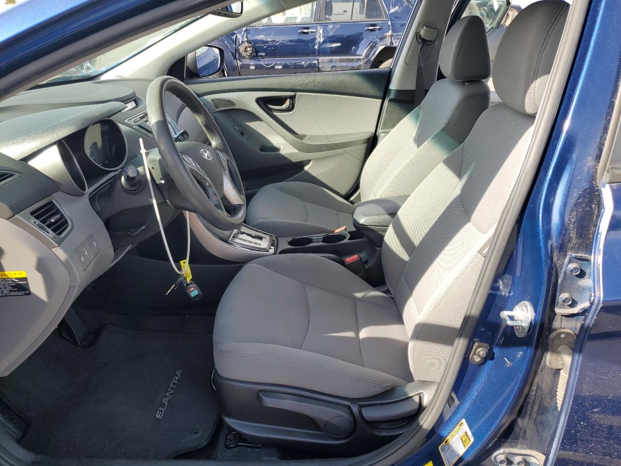 2013 Hyundai Elantra - Image 7