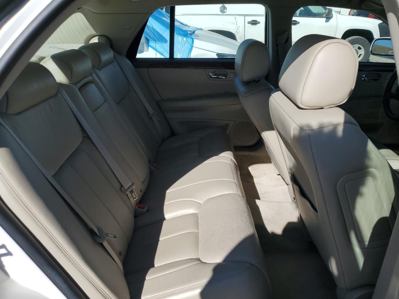 2006 Cadillac DTS - Image 10