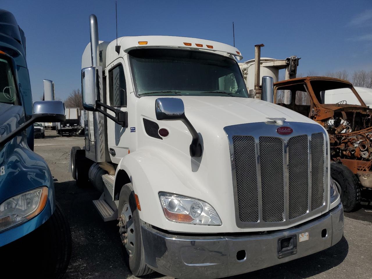 2017 Peterbilt 579 Semi Truck en Venta en Cahokia Heights, IL - Minor Dent/Scratches