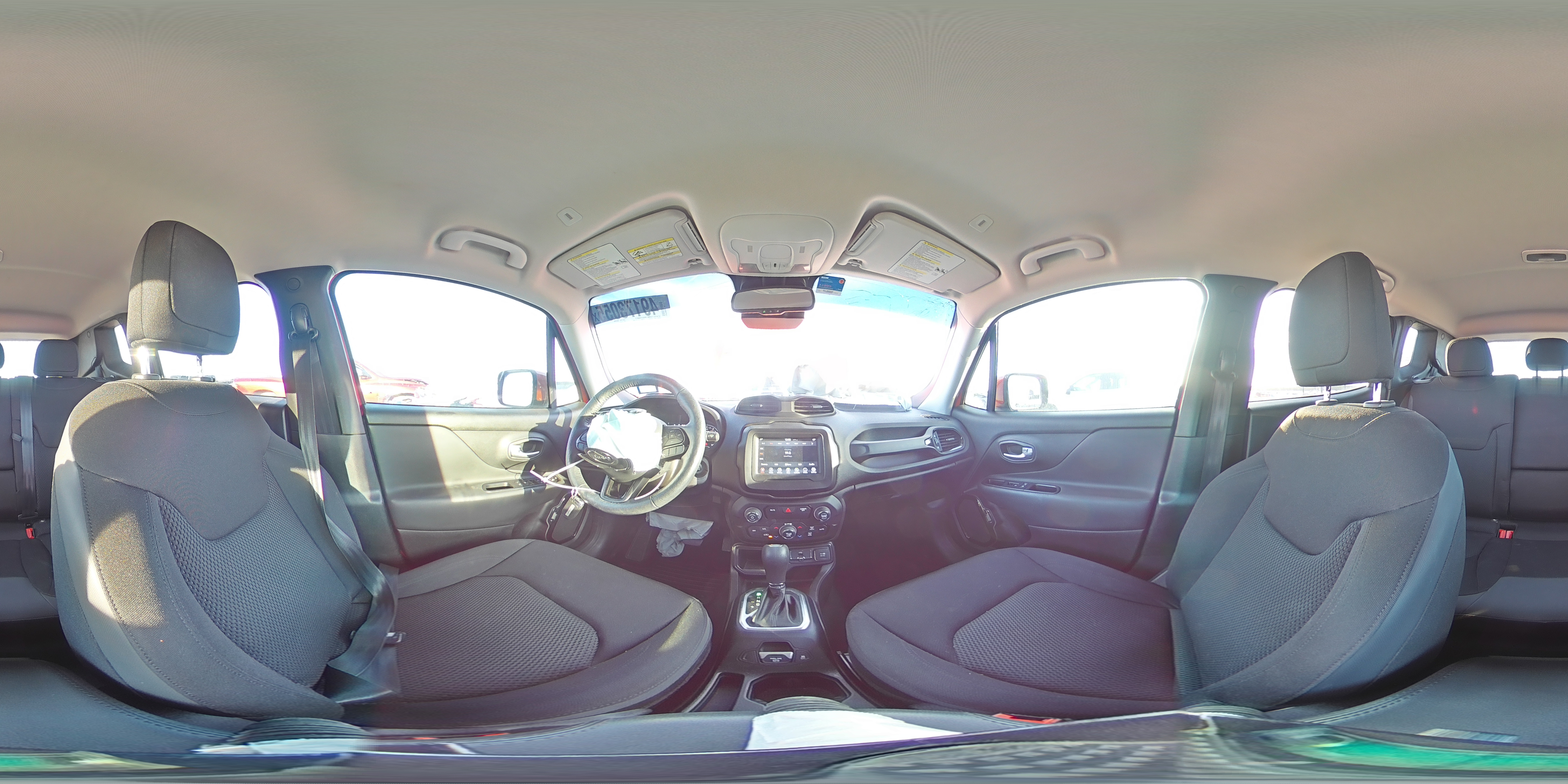 2018 Jeep Renegade - Image 15