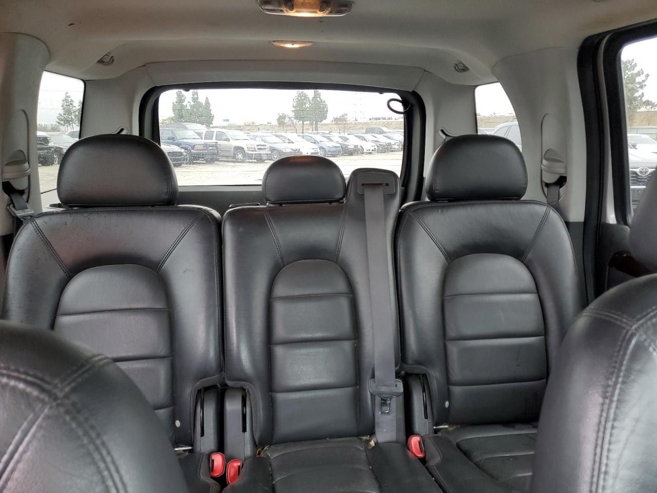 2004 Ford Explorer - Image 10