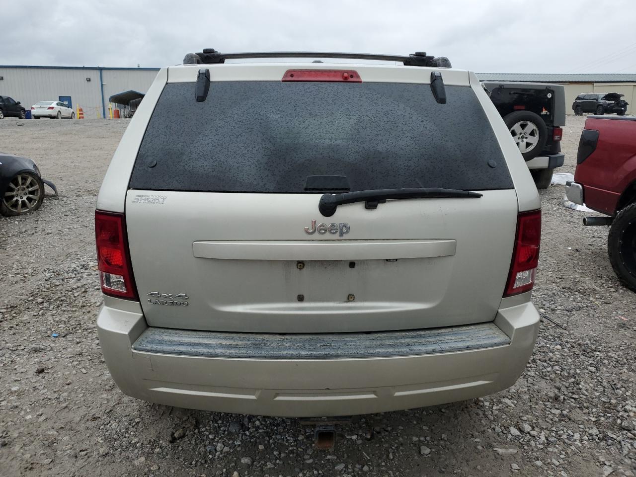 2010 Jeep Grand Cherokee - Image 6