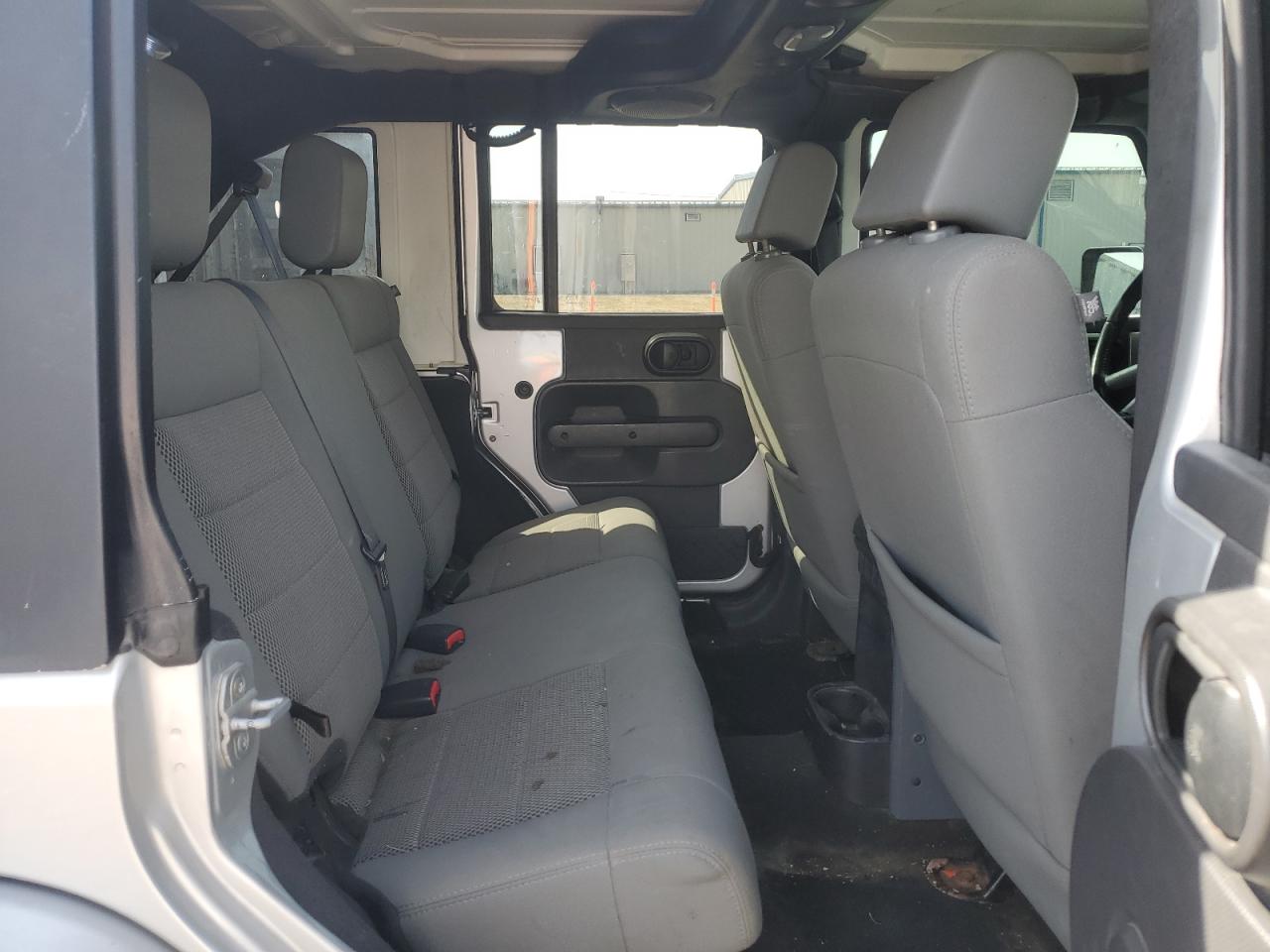 2009 Jeep Wrangler - Image 11