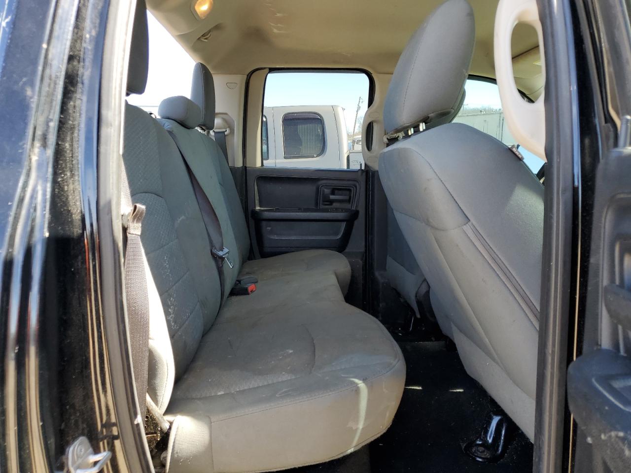 2014 RAM 1500 - Image 10