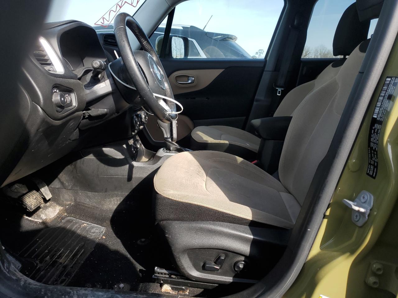 2015 Jeep Renegade - Image 7