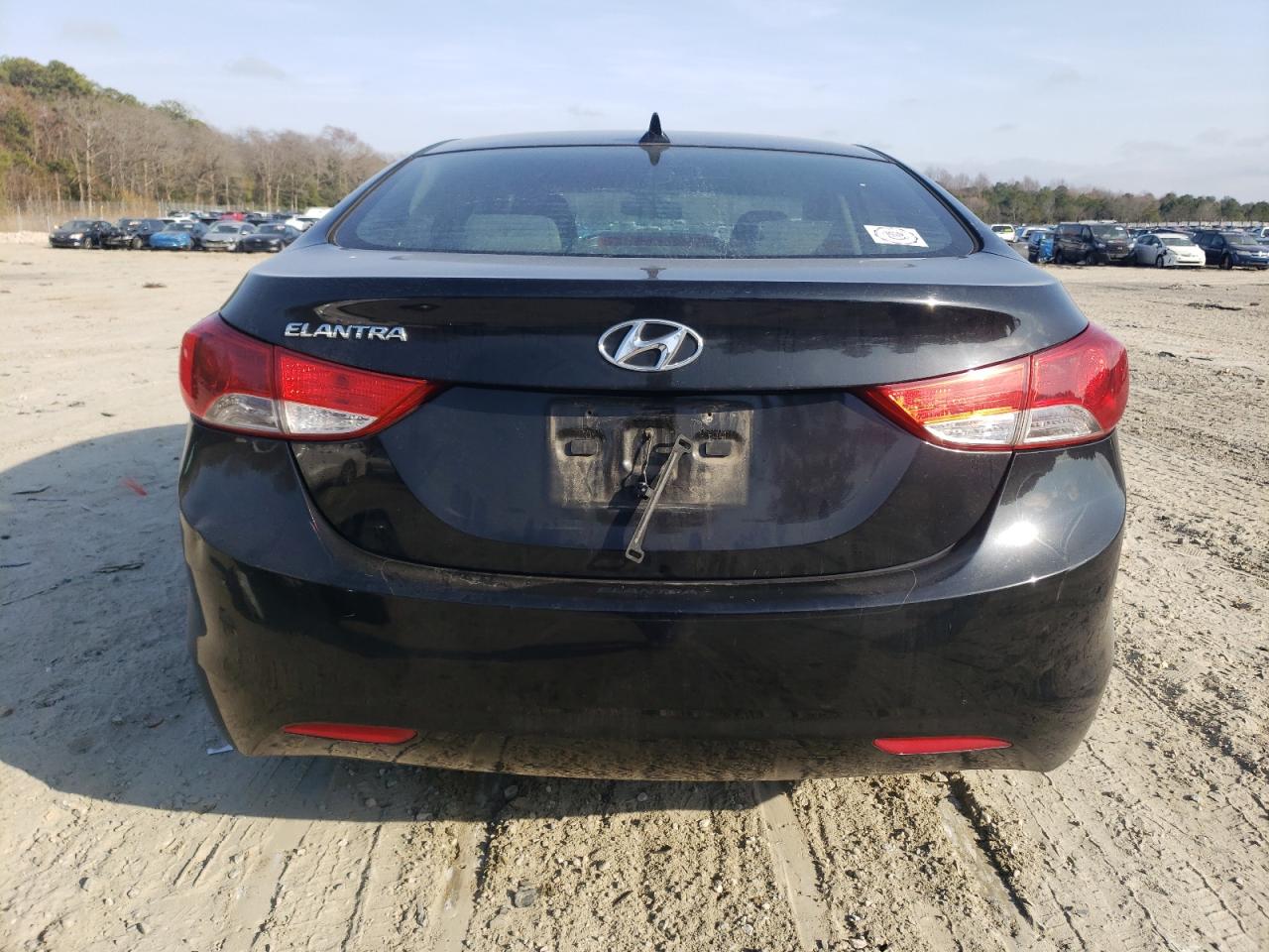 2013 Hyundai Elantra - Image 6