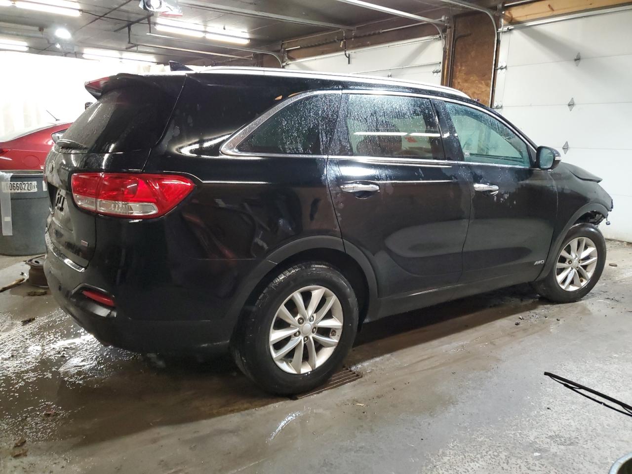 2017 Kia Sorento - Image 3
