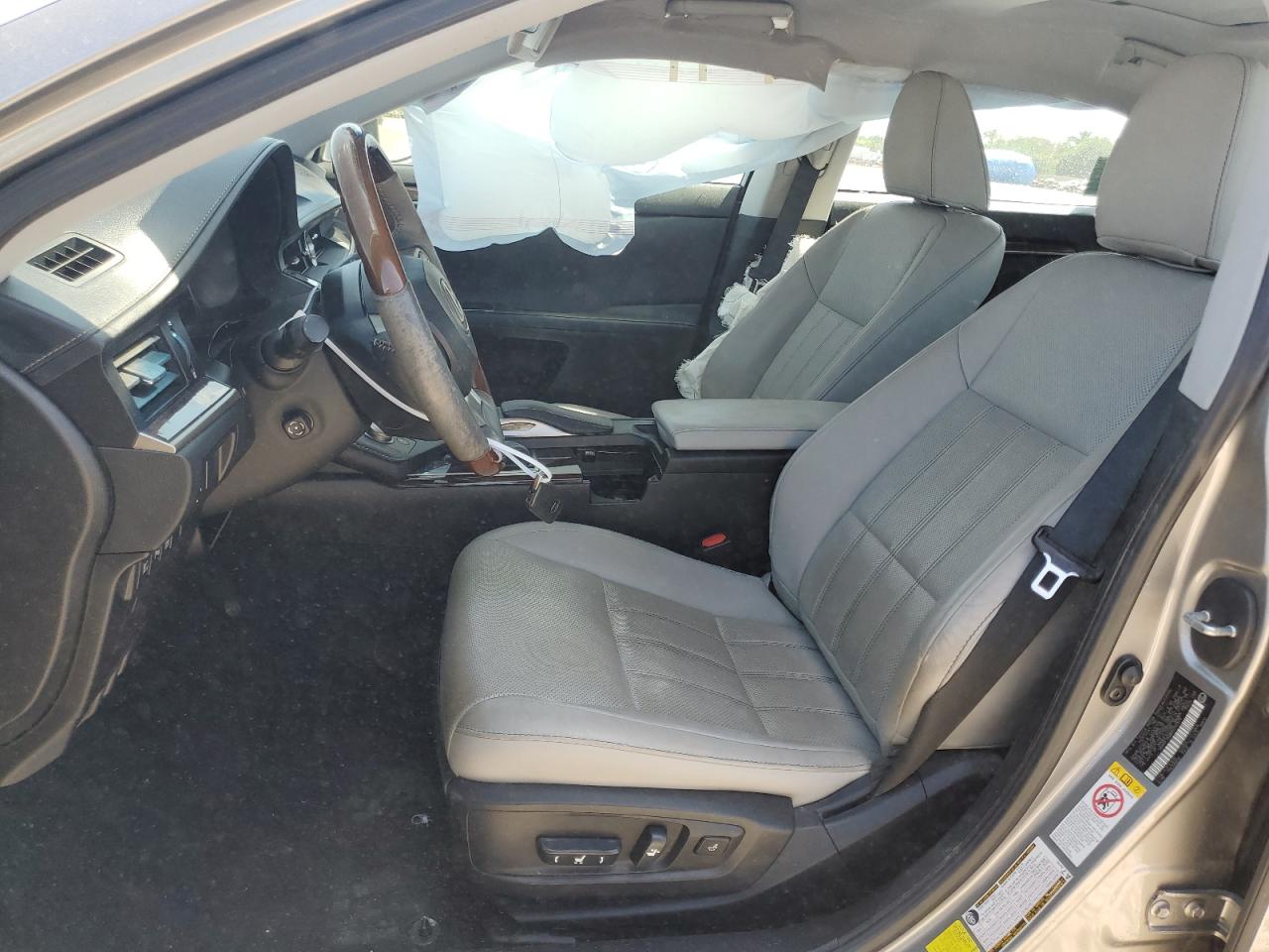 2017 Lexus ES - Image 7