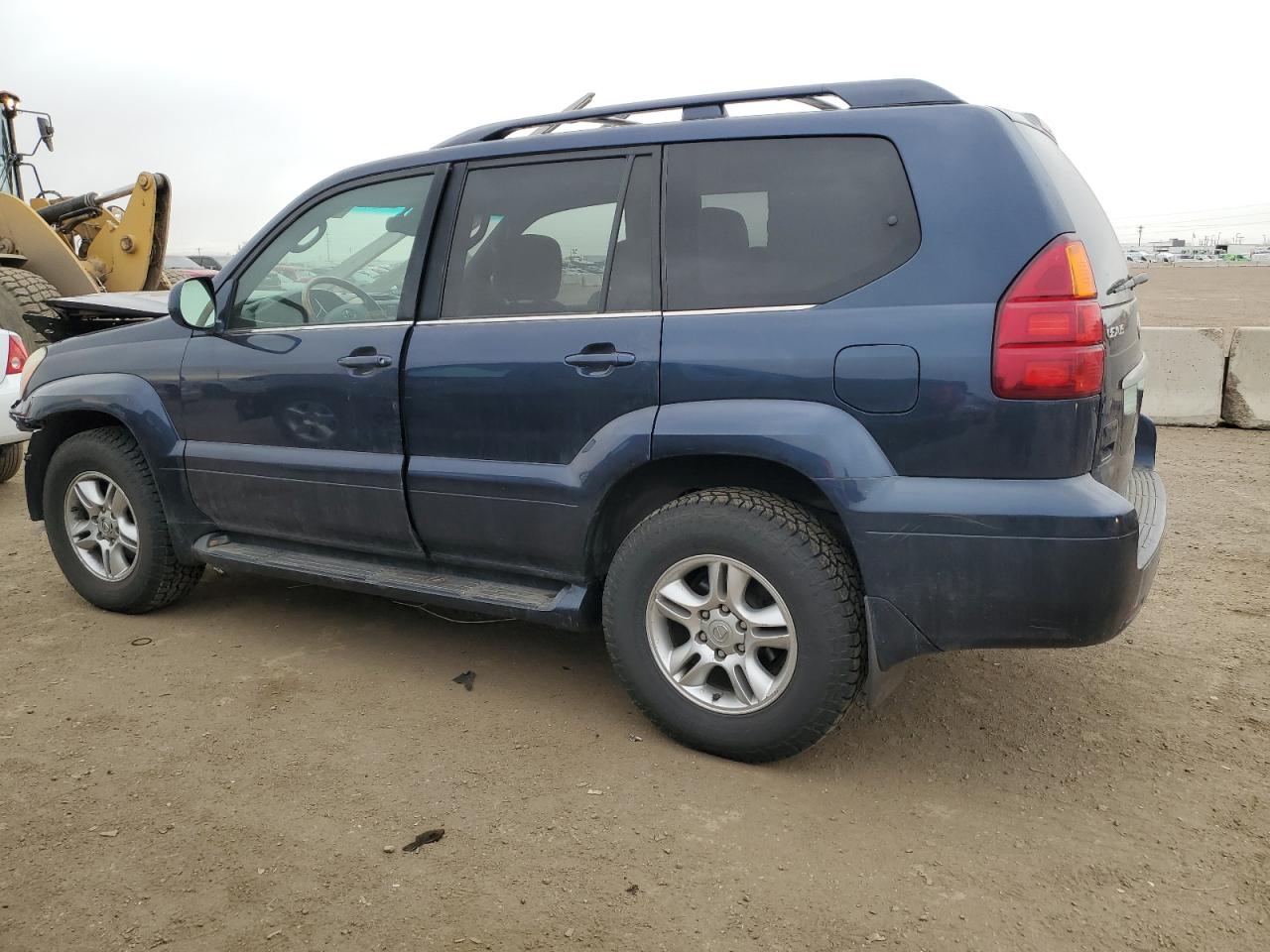2003 Lexus GX - Image 2