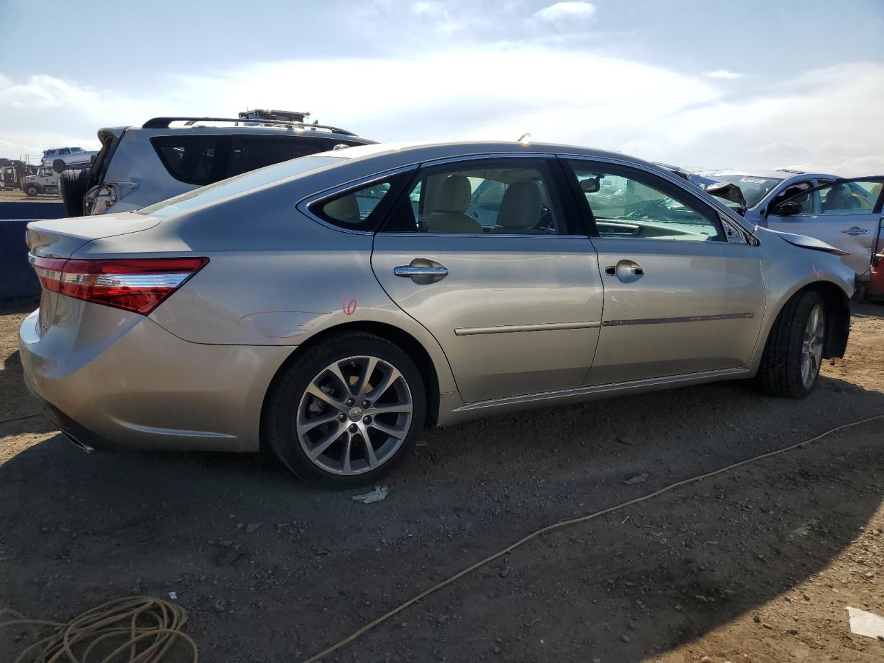 2014 Toyota Avalon - Image 3
