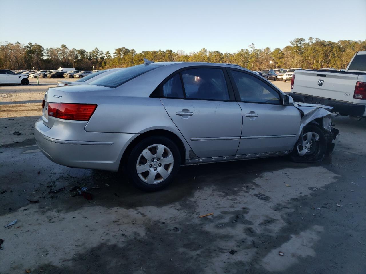 2009 Hyundai Sonata - Image 3