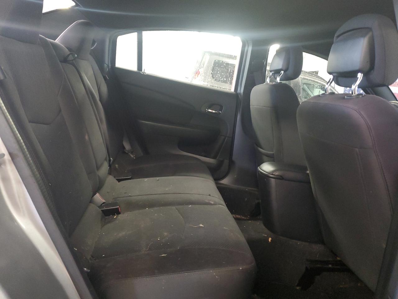 2013 Chrysler 200 - Image 10