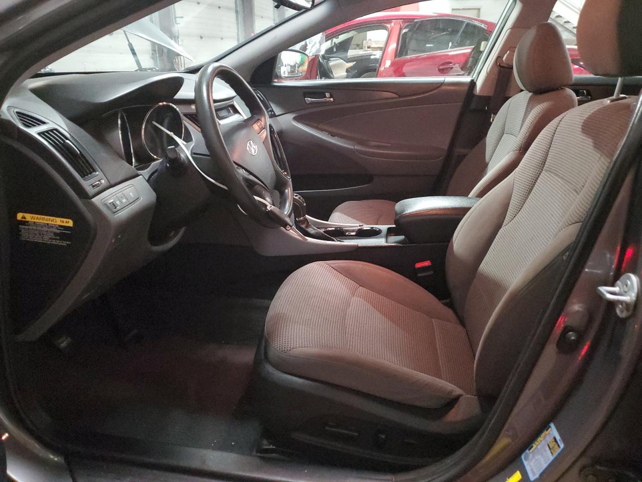 2012 Hyundai Sonata - Image 7