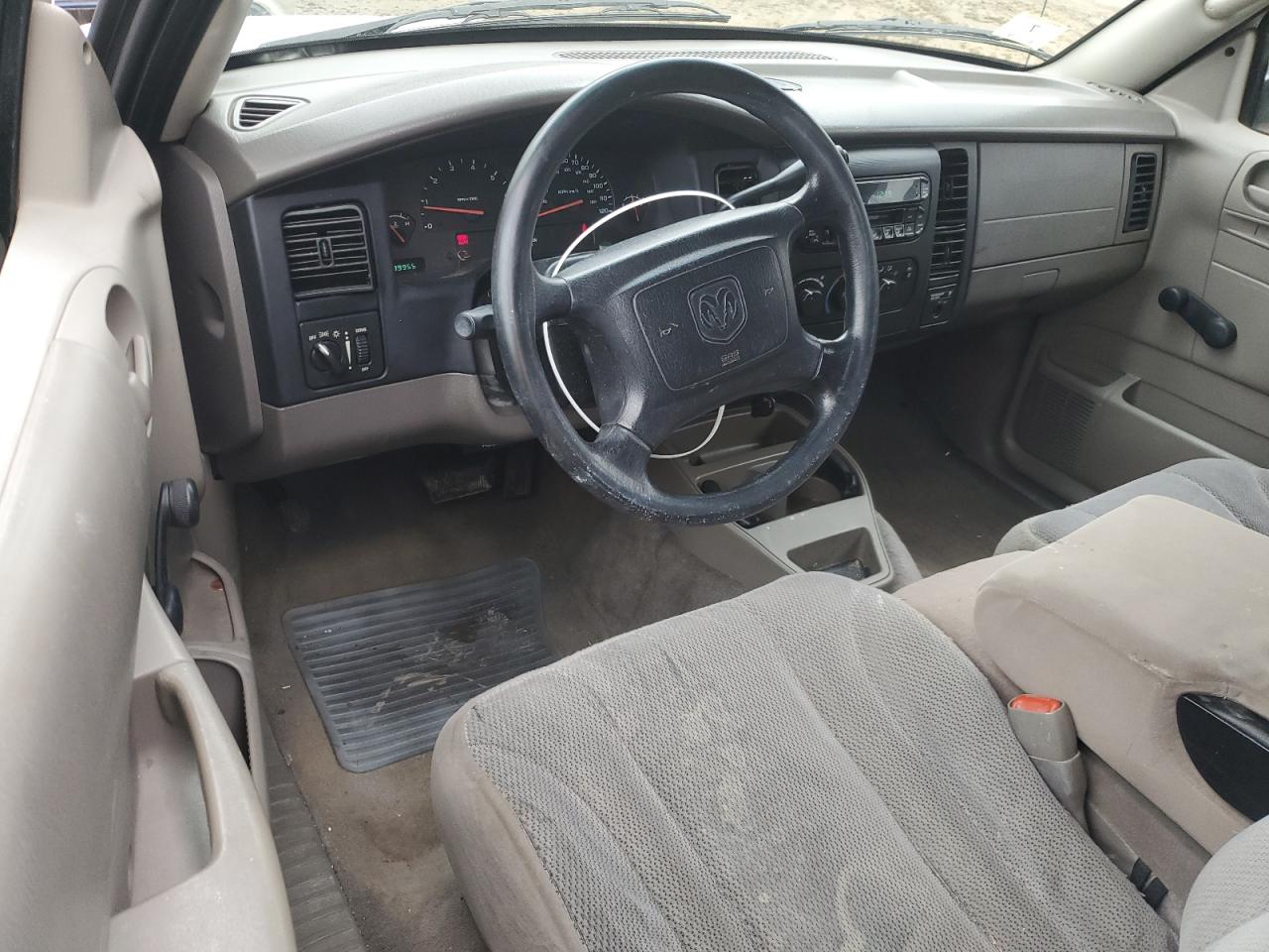 2004 Dodge Dakota - Image 8