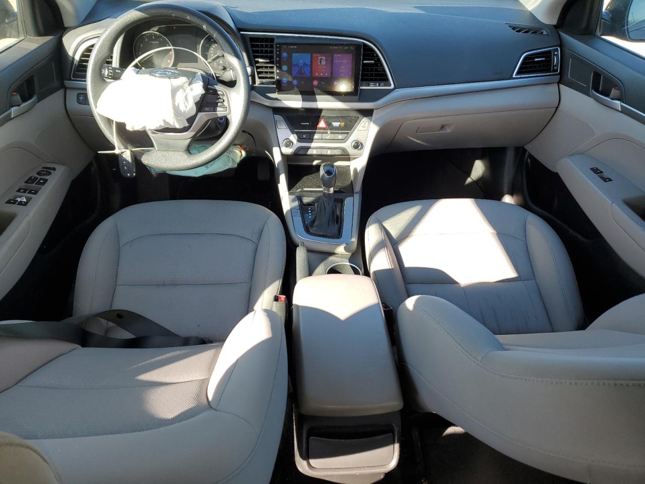 2017 Hyundai Elantra - Image 8