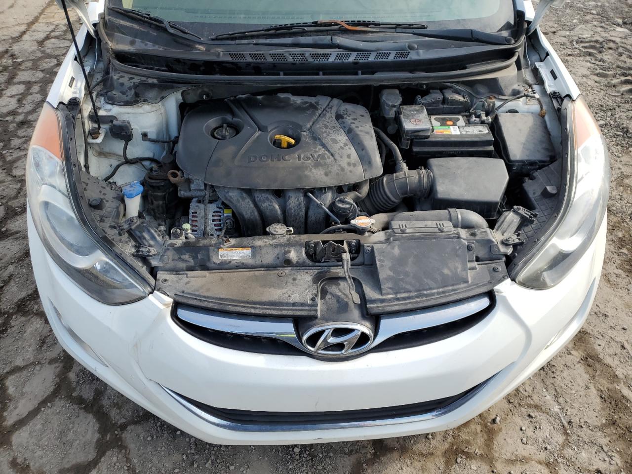 2013 Hyundai Elantra - Image 11