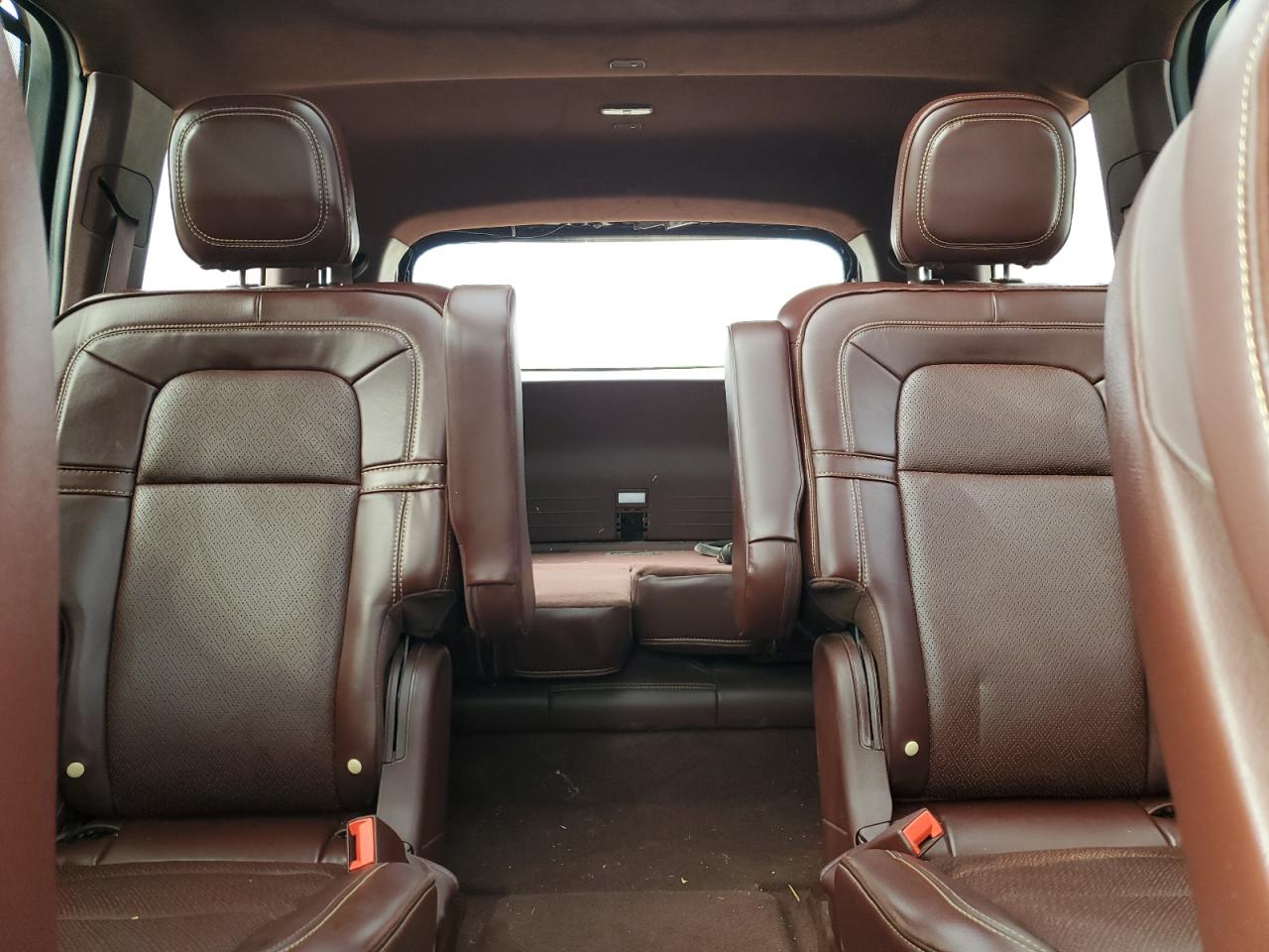 2020 Lincoln Aviator - Image 10