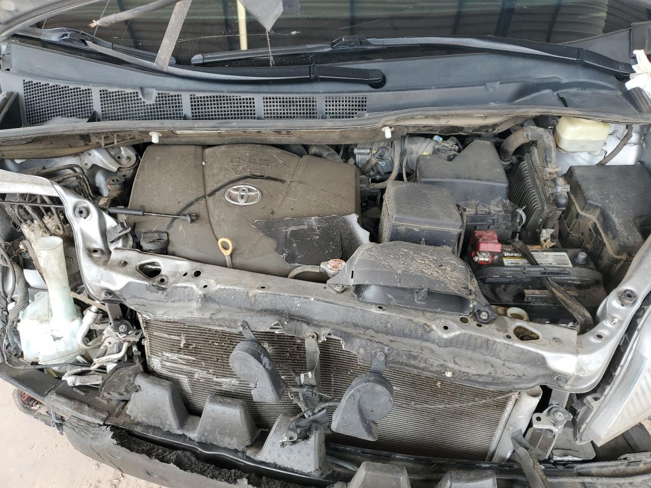 2017 Toyota Sienna - Image 13