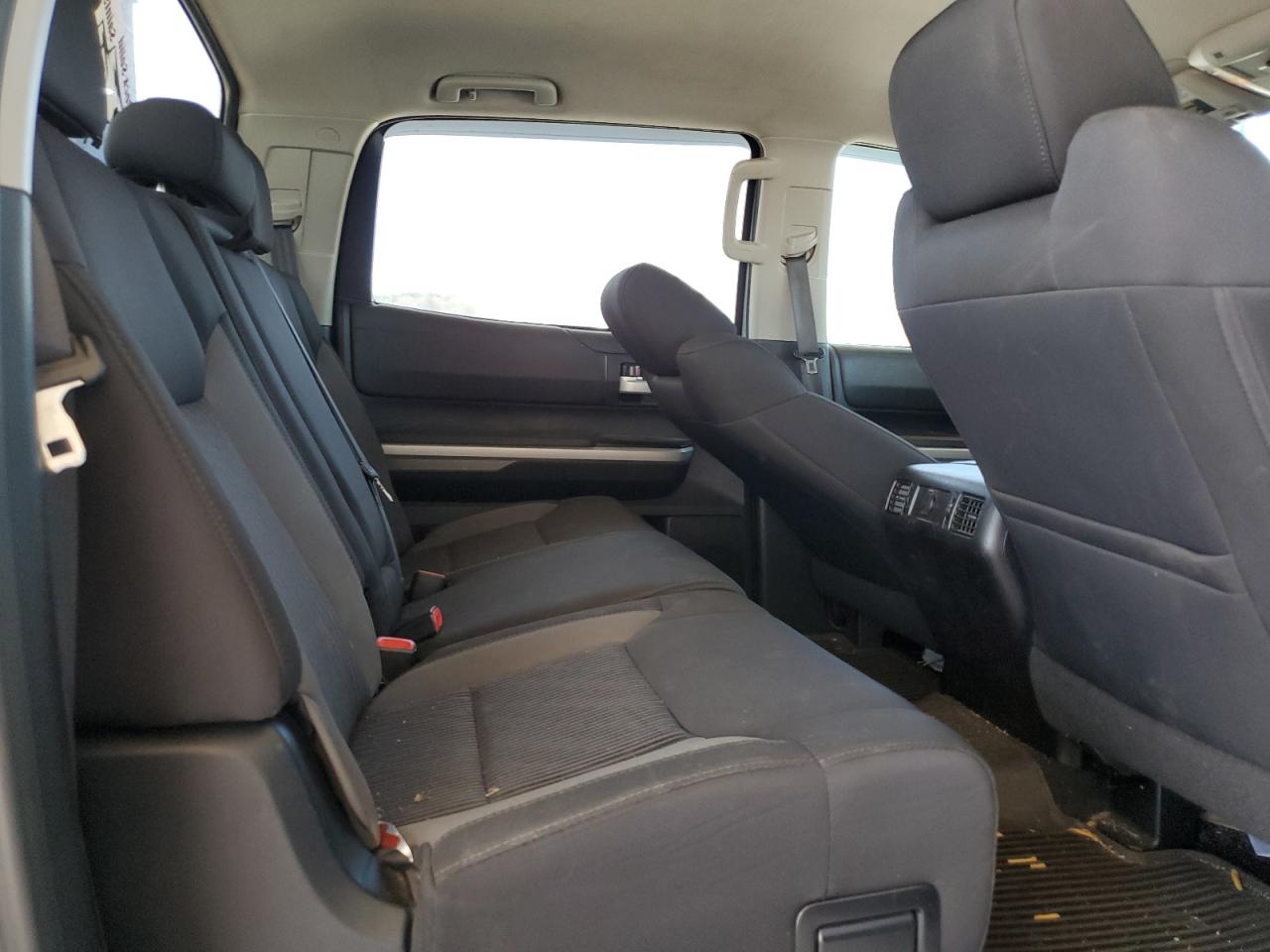 2014 Toyota Tundra - Image 10
