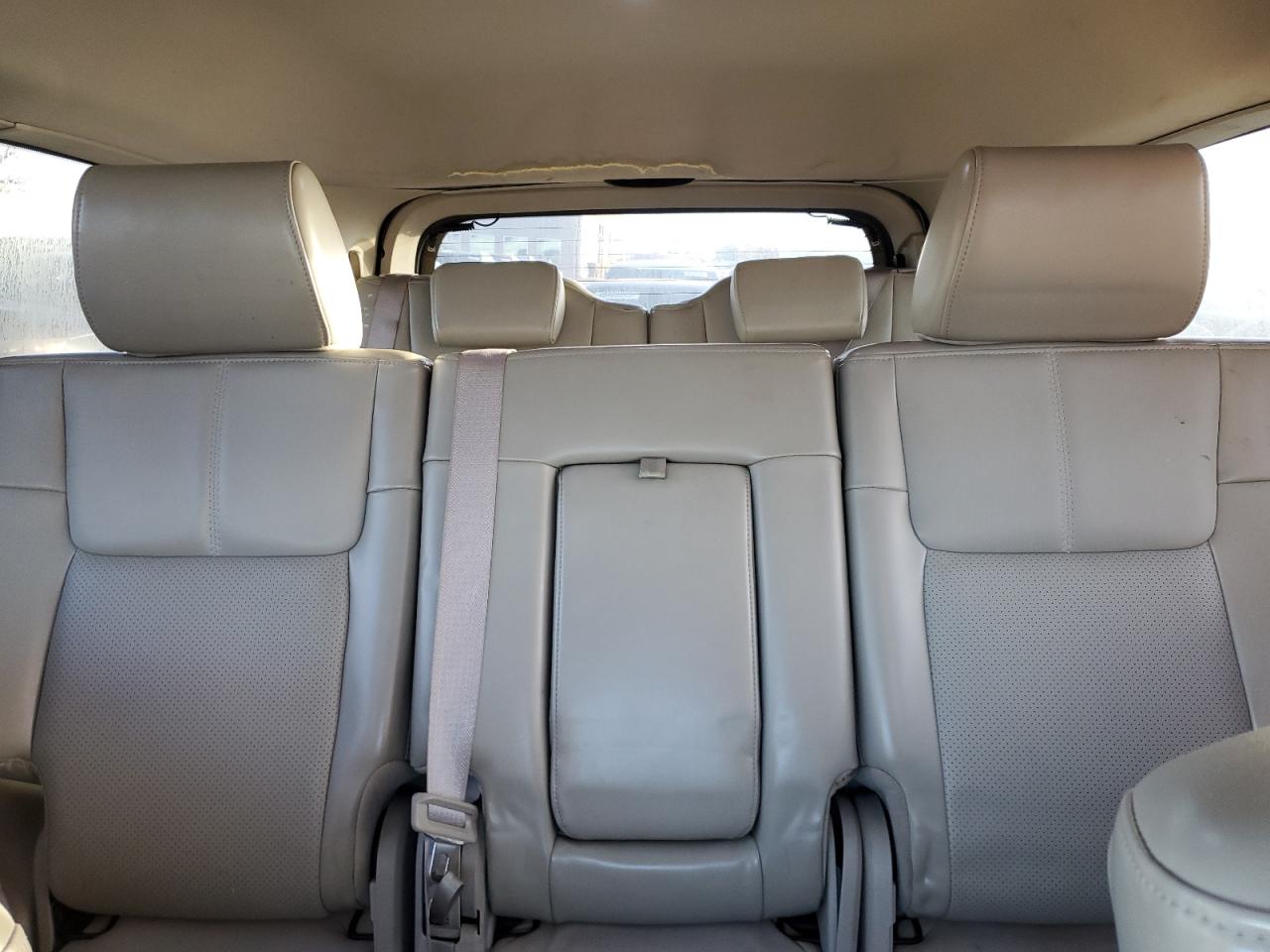 2007 Jeep Commander - Image 10