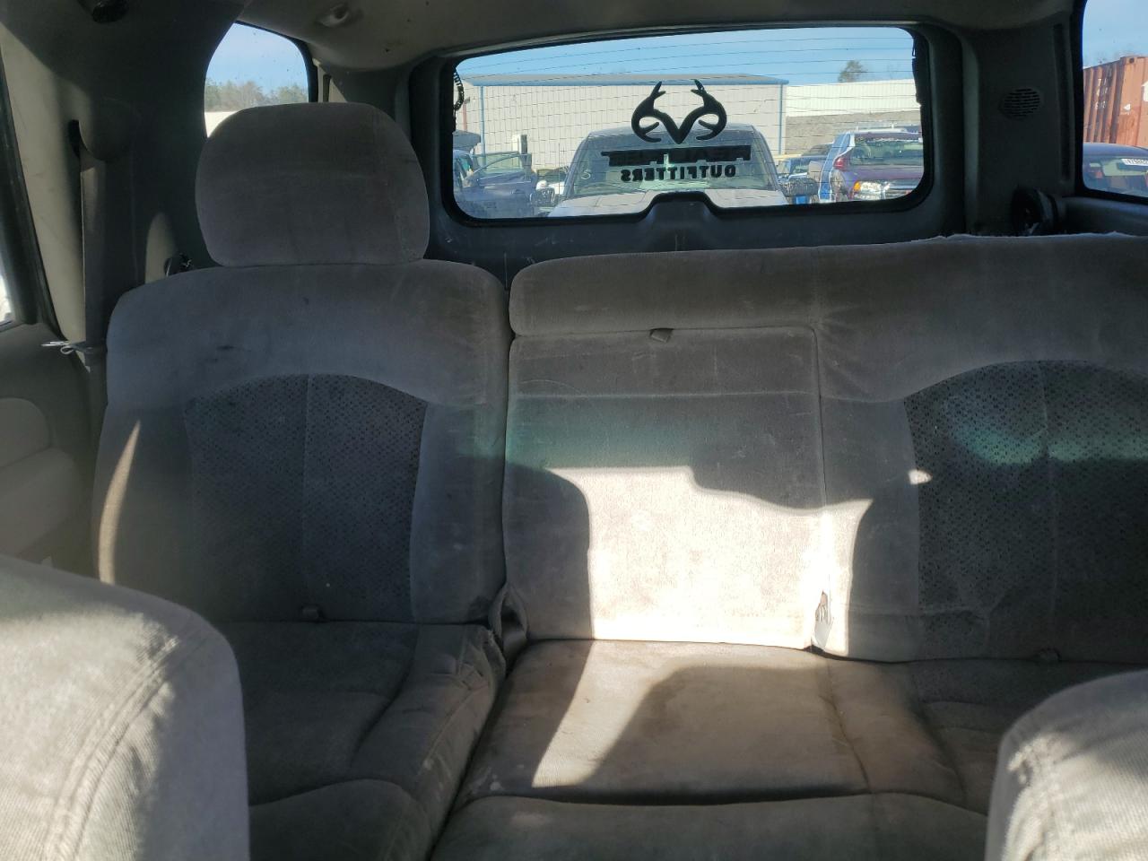 2001 Chevrolet Tahoe - Image 10