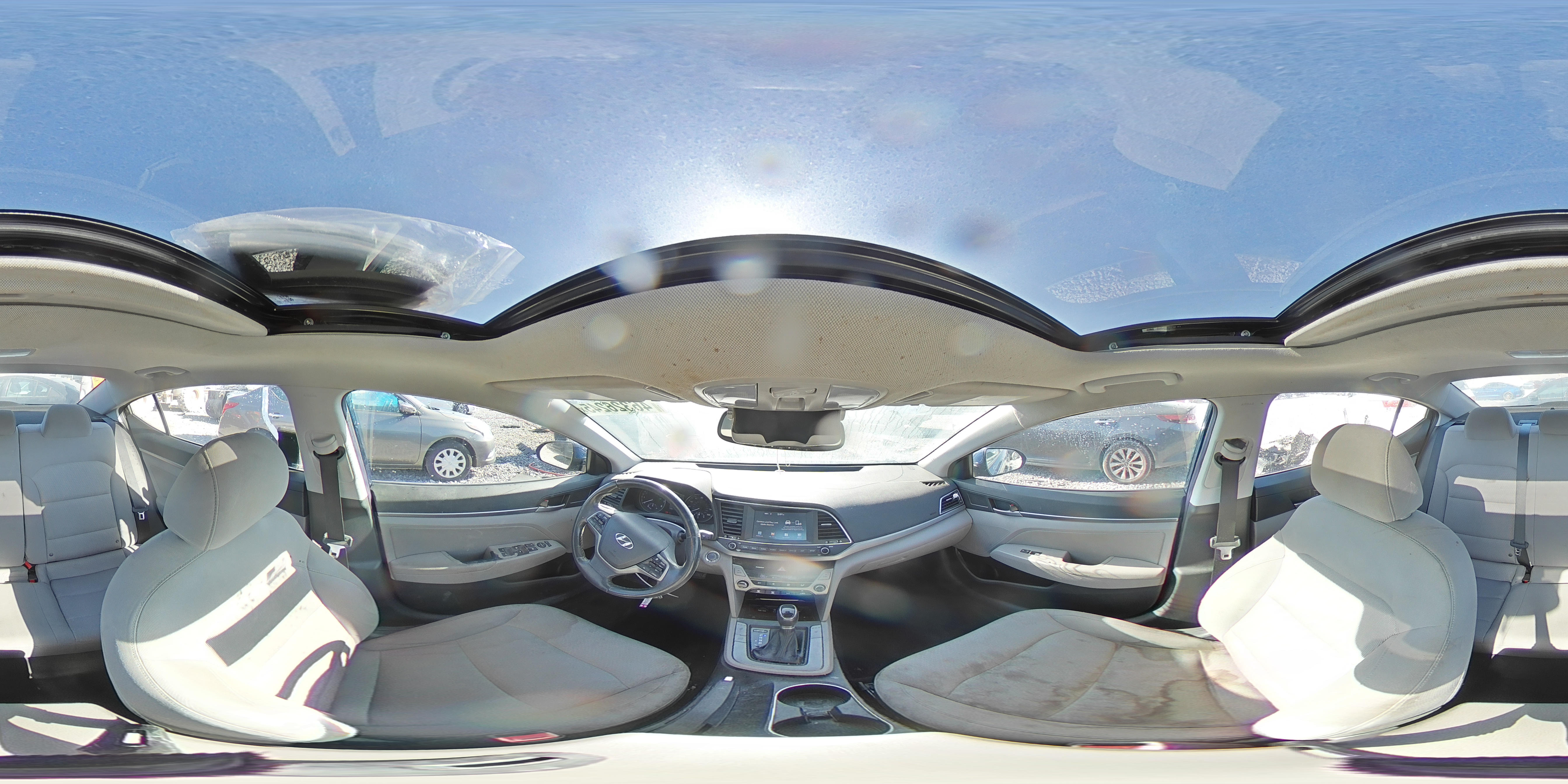 2018 Hyundai Elantra - Image 15