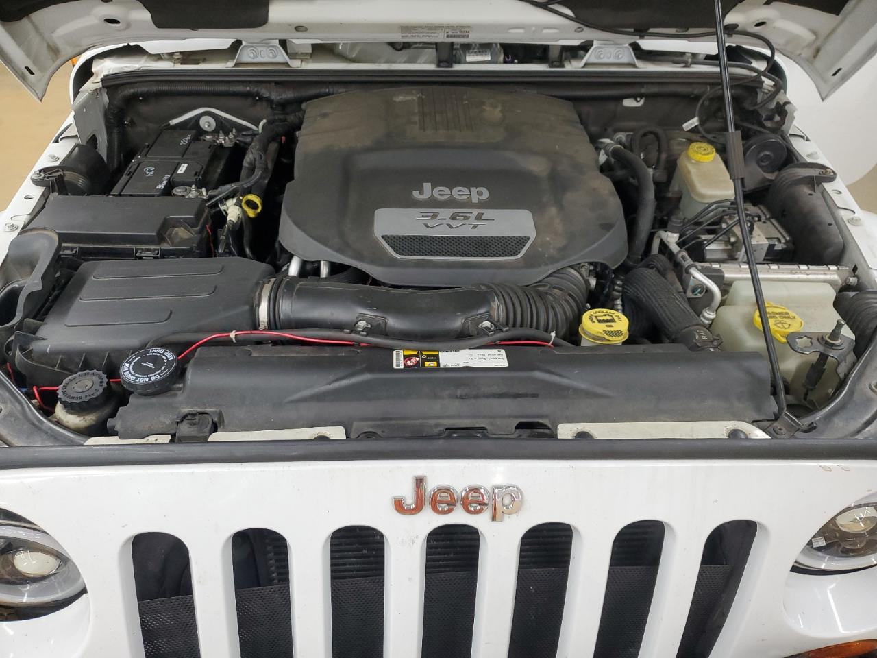2013 Jeep Wrangler - Image 11